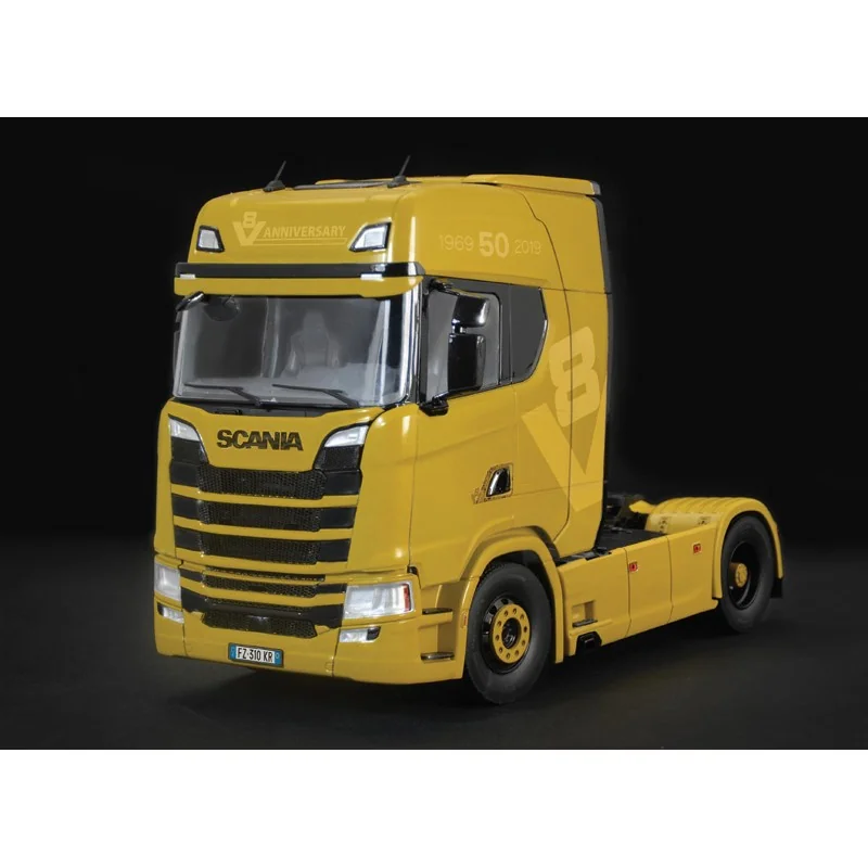 Scania S730 Highline 4x2 Model kit