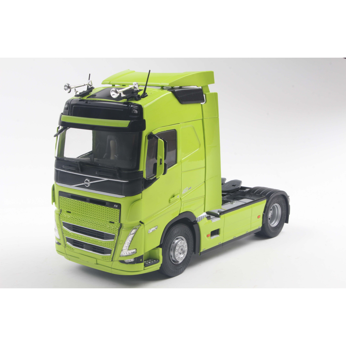 Solido - Volvo trucks fh globetrotter xl neon green 2023 1/43 Die cast - Image 2