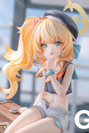 GAK Studio - Blue Archive Smiling Professor Vacations Statue