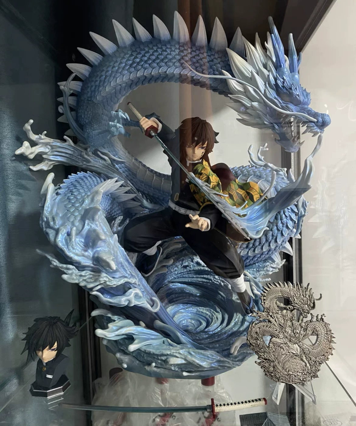 Hero Belief Studio - Demon Slayer Tomioka Giyuu 1/6 Scale Water Pillar Statue - Image 7