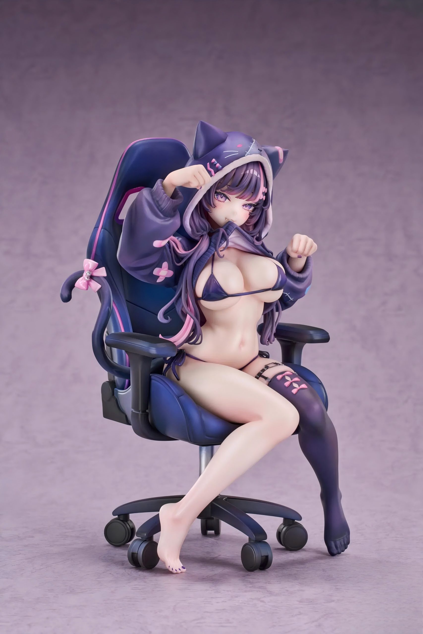 Luminous Box - Original Kuronuma Mayu 17 Scale Figure (Licensed)