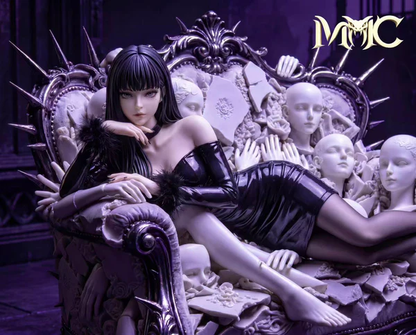 MMC Studio 14 The throne of autophagy Sadako Yamamura with LED