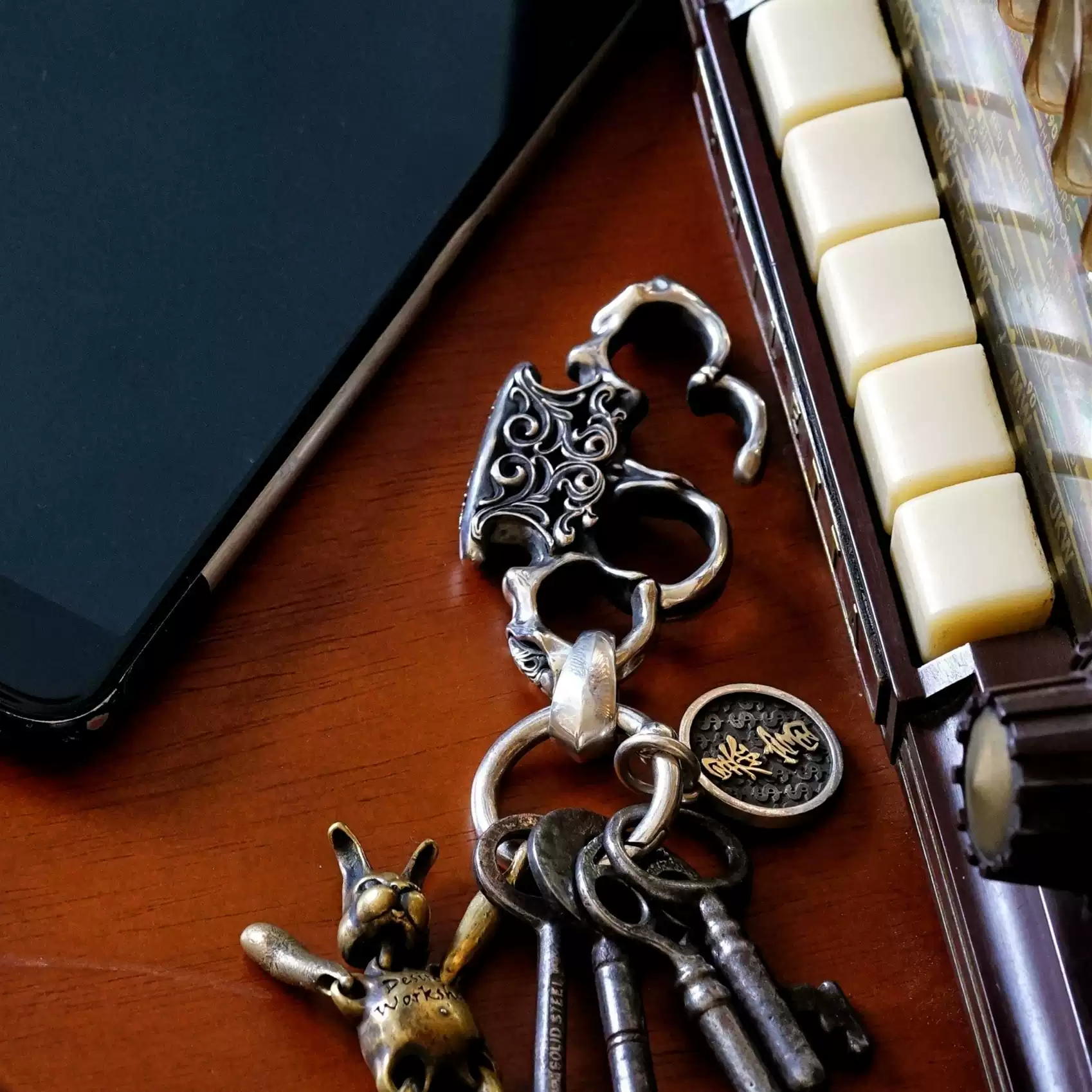 Raven Studio(silver jewelry) - Original “Fighter” EDC Knuckle Duster Keychain
