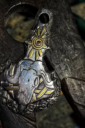 Raven Studio(silver jewelry) -Original “Heart Anchor” Lindsay Engraved Raven Skull Pendant