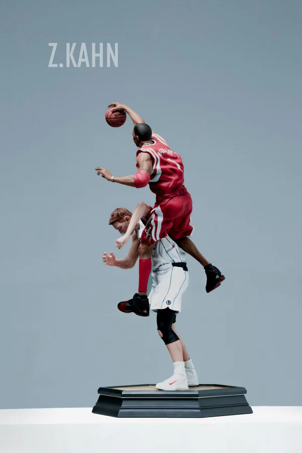Z.KAHN Studio – Tracy McGrady Posterized Shawn Bradley (NBA)