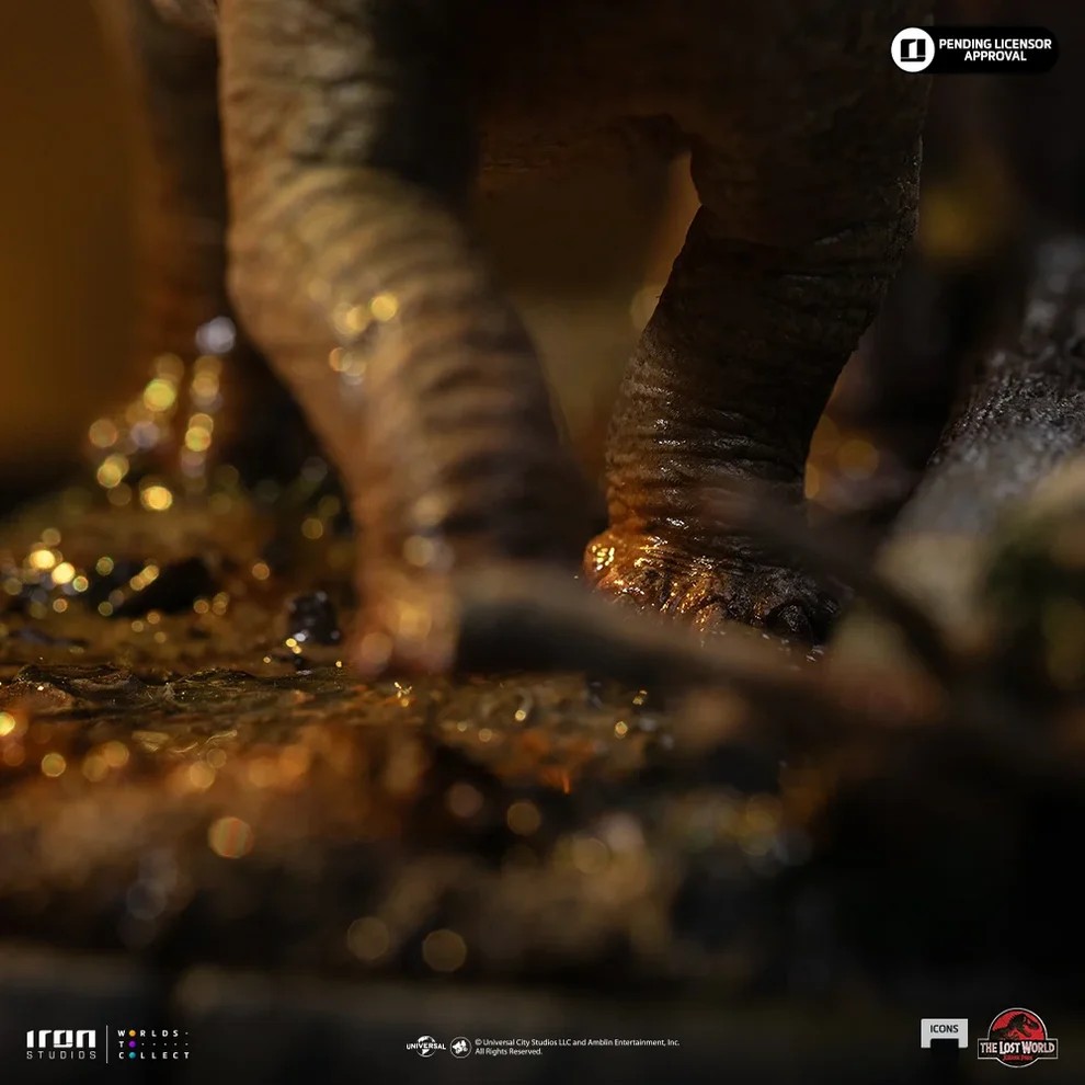 Iron Studio The Lost World: Jurassic Park Stegosaurus Statue