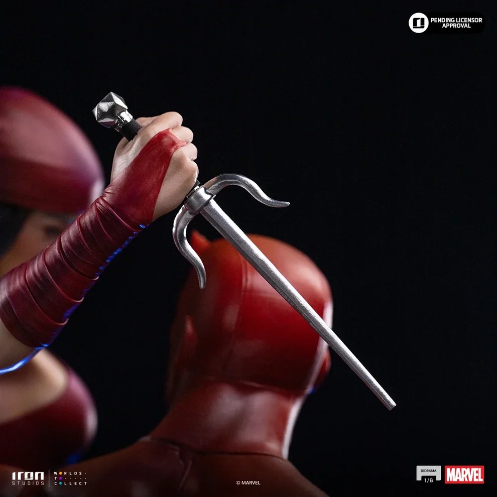 Iron Studios Marvel Daredevil and Elektra Statue