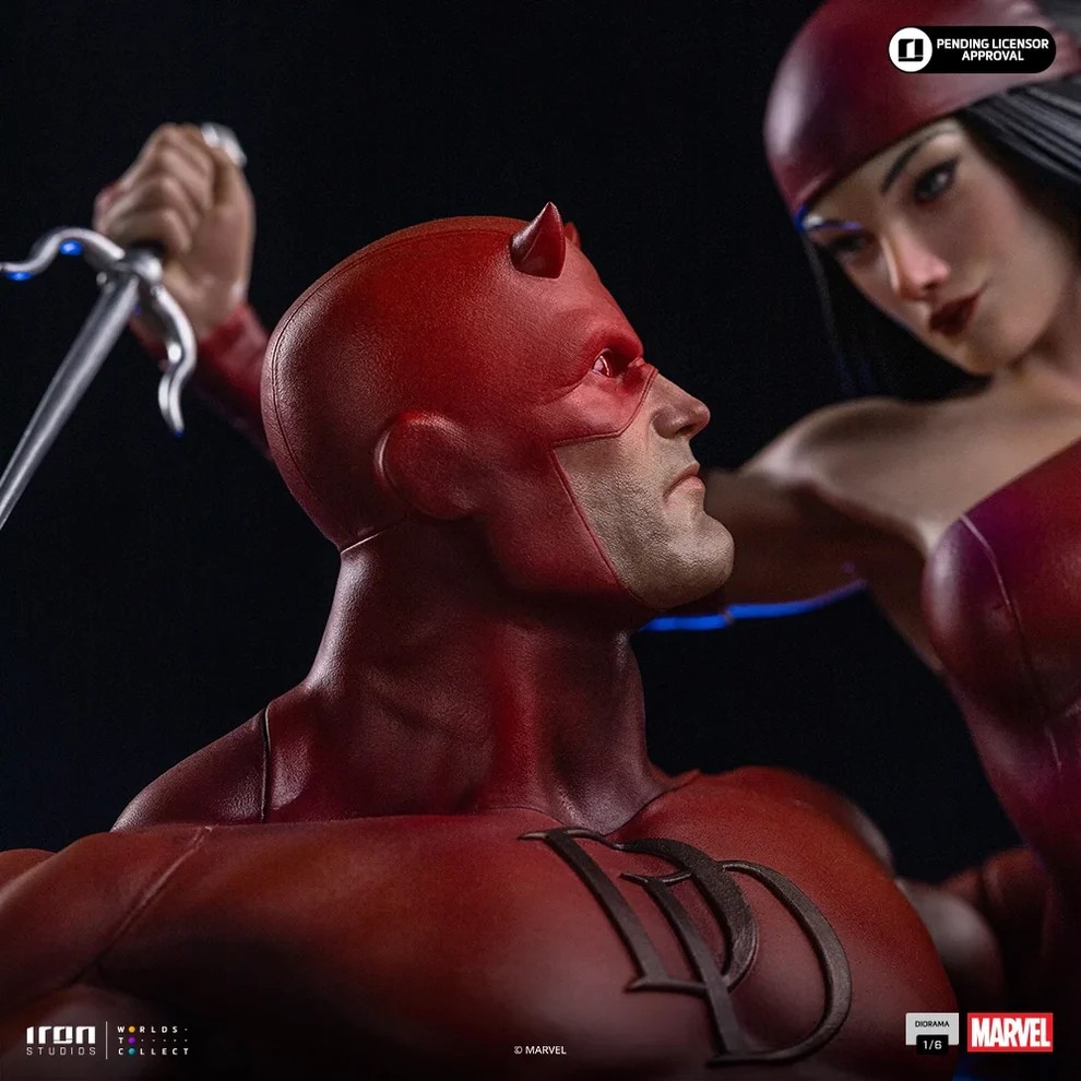 Iron Studios Marvel Daredevil and Elektra Statue