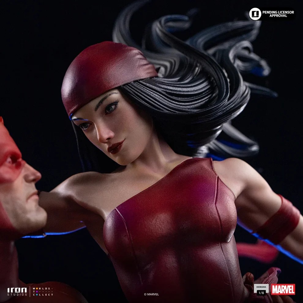Iron Studios Marvel Daredevil and Elektra Statue