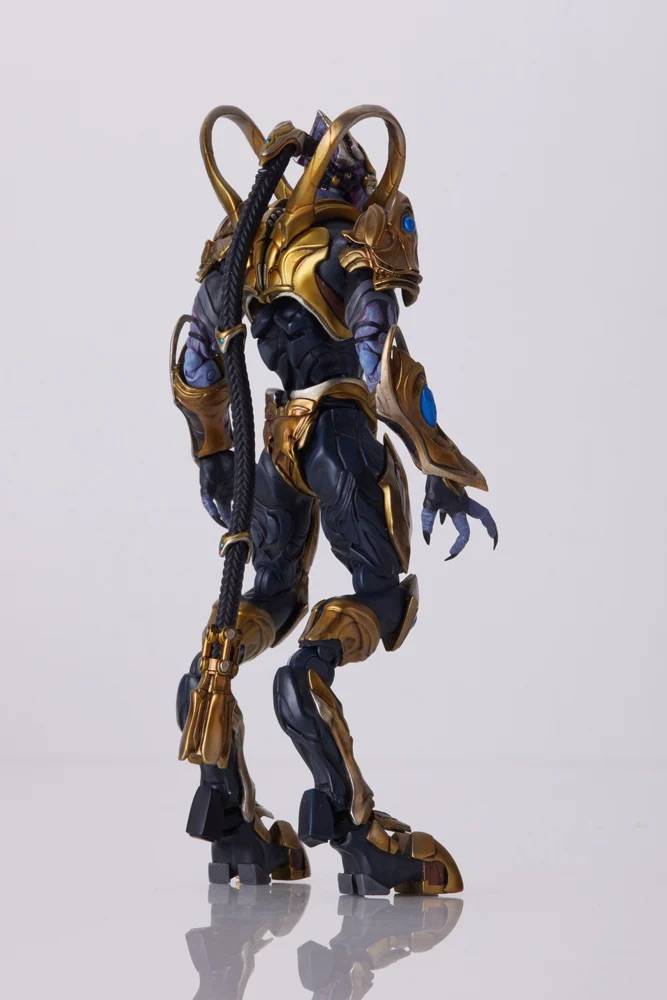 Kotobukiya X Beyond6 StarCraft II Kaldalis Zealot Action Figure