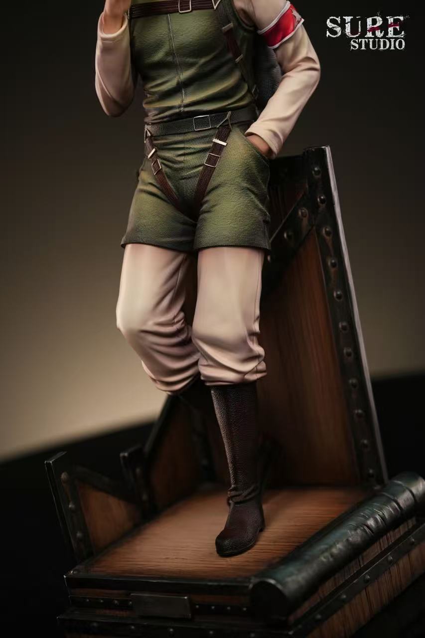 Reiner Braun & Zeke Yeager Attack on Titan Sure Studio
