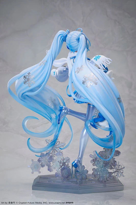 DesignCOCO – Hatsune Miku – Snow Miku Sky Town 10th Anniversary Ver. – 1/7 Scale Figure - Image 3