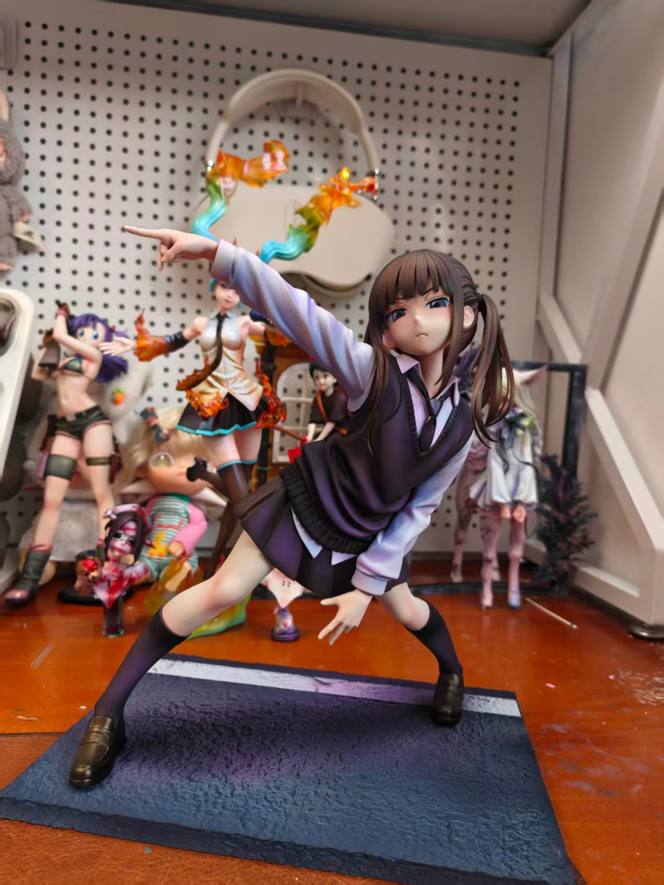 Twin-tailed girl Hoshino-san 1/6 Scale GK Statue – QAQ Studio