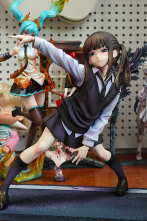 Twin-tailed girl Hoshino-san 1/6 Scale GK Statue – QAQ Studio