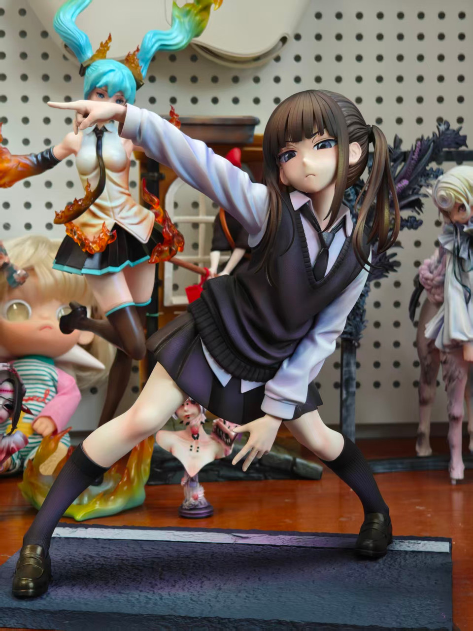 Twin-tailed girl Hoshino-san 1/6 Scale GK Statue – QAQ Studio