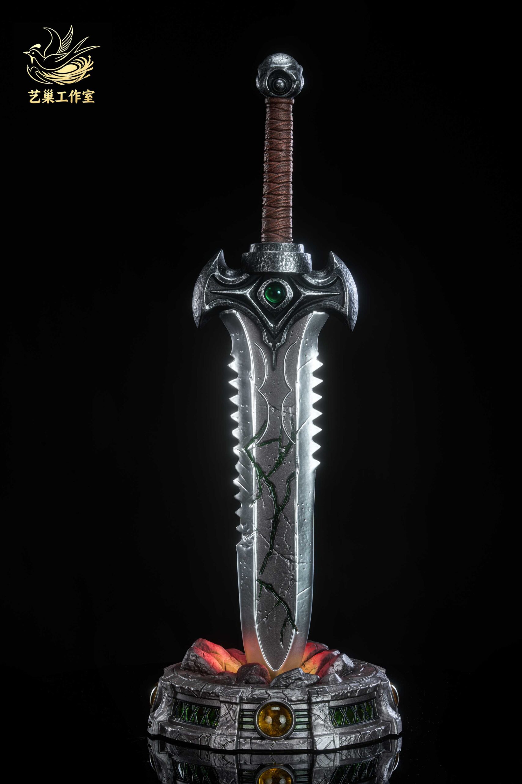 Yi Chao Studio World of Warcraft Frostmourne Great Sword Statue