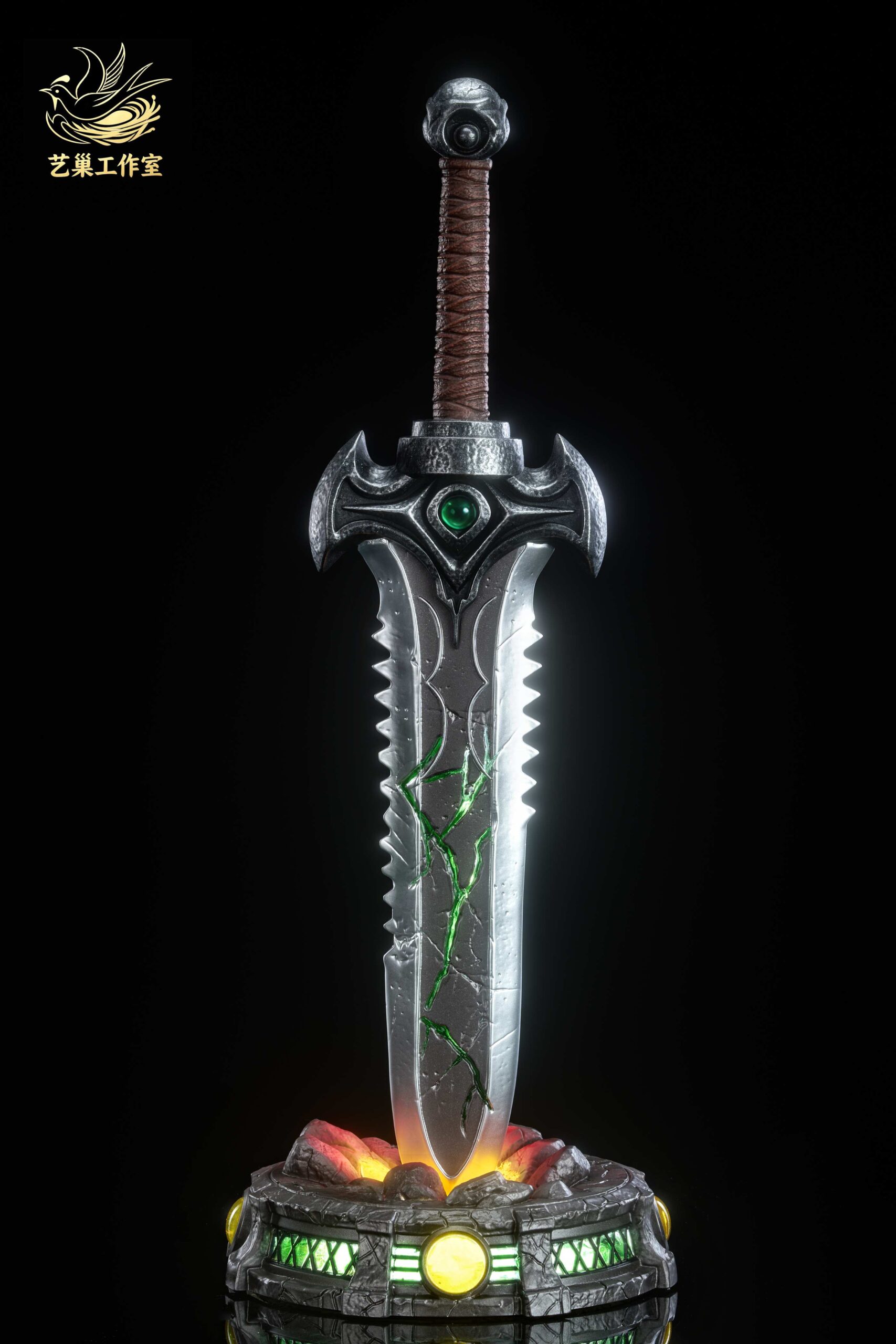 Yi Chao Studio World of Warcraft Frostmourne Great Sword Statue