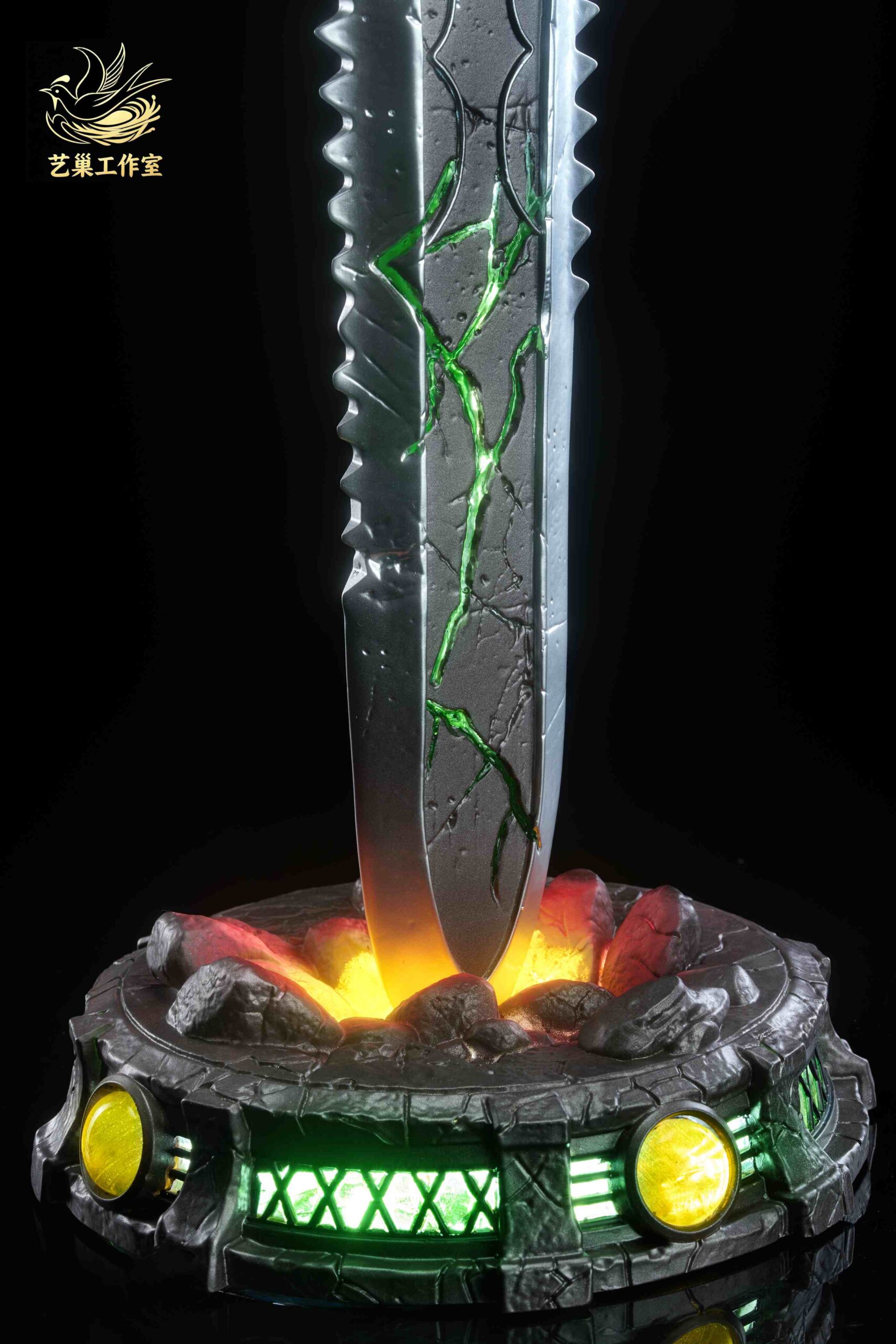 Yi Chao Studio World of Warcraft Frostmourne Great Sword Statue