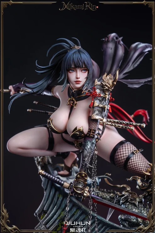 Close view of the costume and sculpt detail
