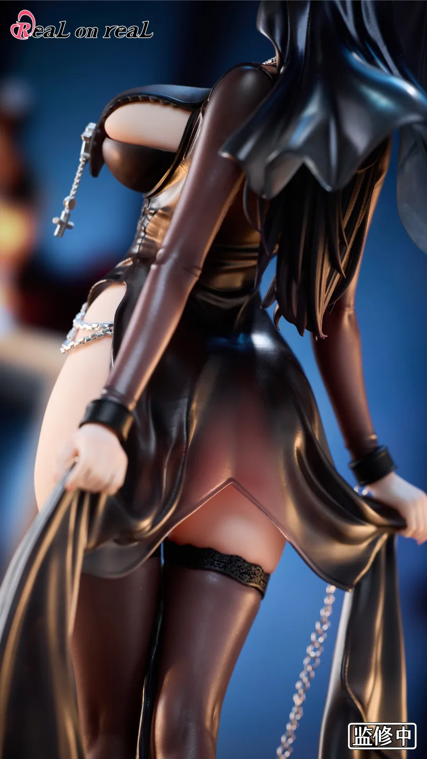 Black Sister figure side view of the split skirt