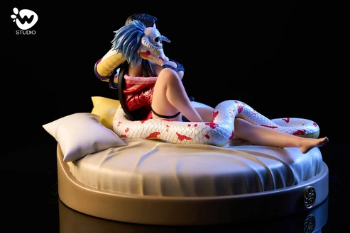 W Studio One Piece Boa Hancock