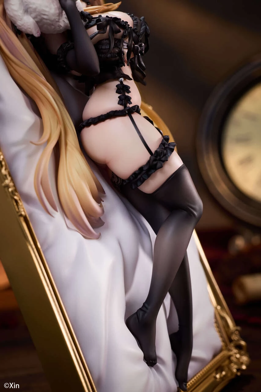 Novel Stella - Stella Black Cat Ver. 1/7 Scale Figure (Licensed)