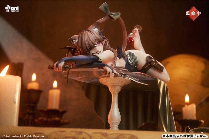 Detail of the cat motif on the AniMester Shadow Cat Niko figure