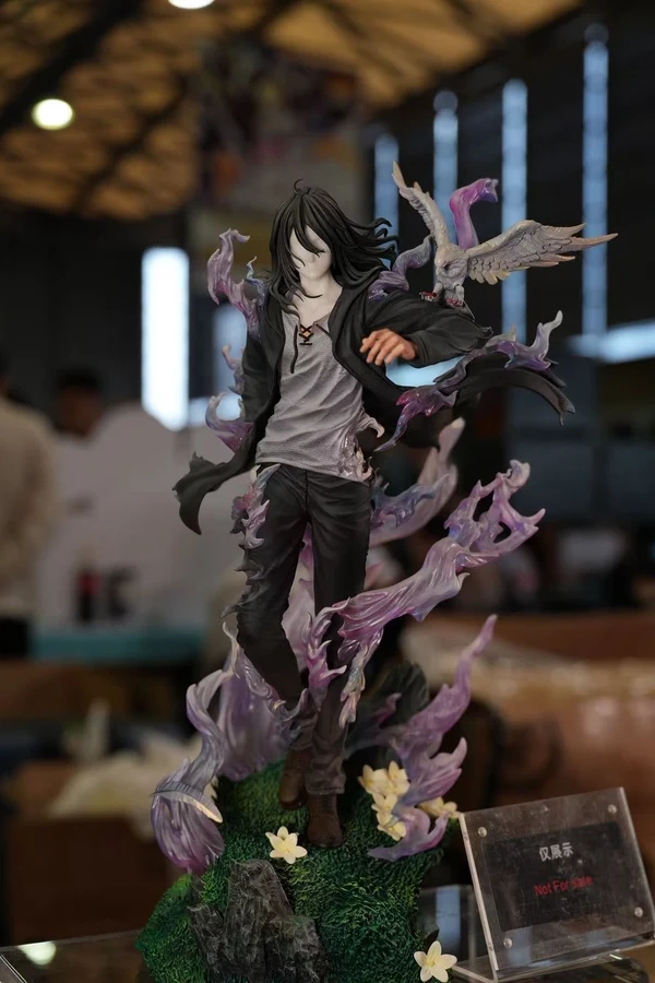 Close view of the Eren statue