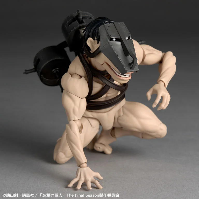 Kaiyodo Attack On Titan Cart Titan