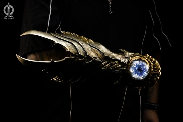 Prop To Statue – Oni Gauntlet Onimusha
