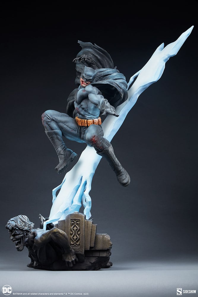 Sideshow Collectibles DC Comics Batman: The Dark Knight Returns Premium Format Figure 300805 – Licensed Statue - Image 5